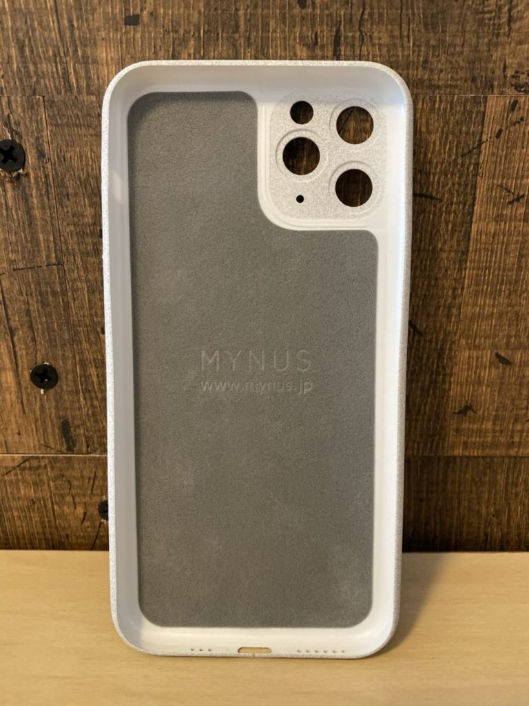 MYNUS iPhone 11 Pro CASE
