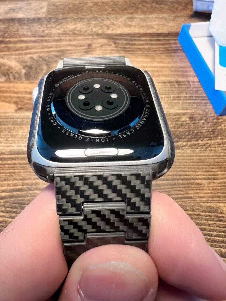 Apple Watch用のシンプルなバンド〜PITAKA カーボン製 Watch Band