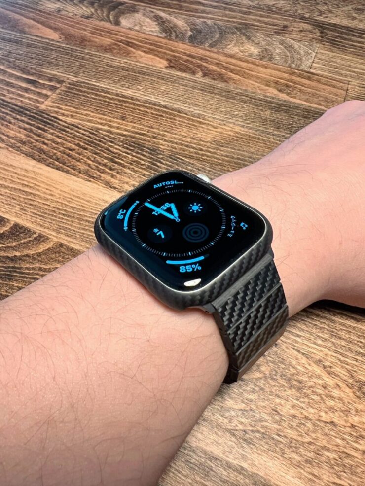 Apple Watch用のシンプルなバンド〜PITAKA カーボン製 Watch Band