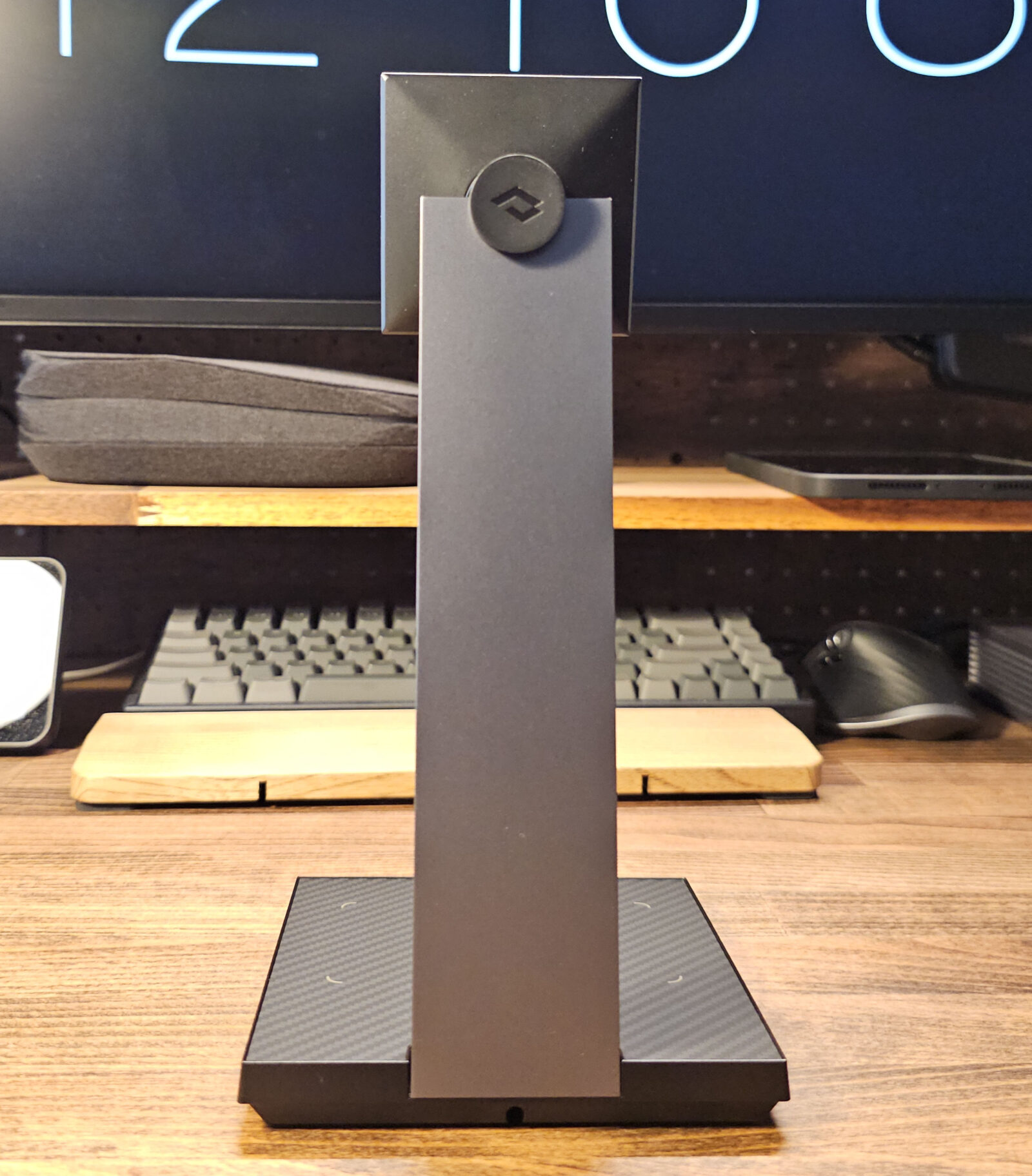 MagEZ Charging Stand for Tablets